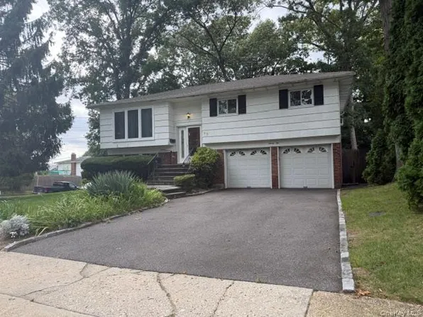 22 cedar Street, Syosset, NY 11791