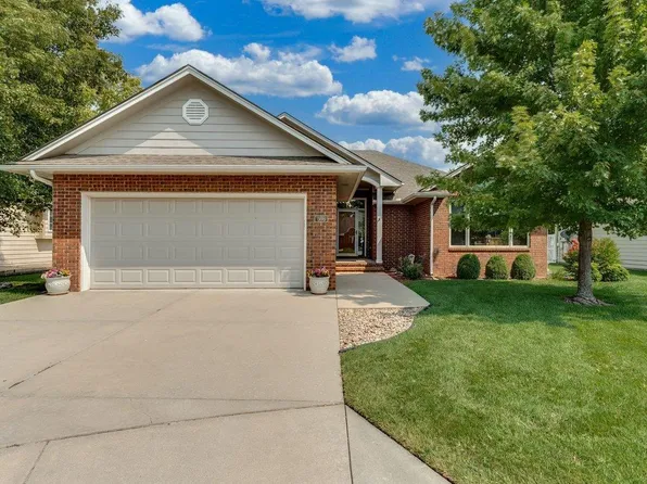 506 E 39th Ct, Hutchinson, KS 67502