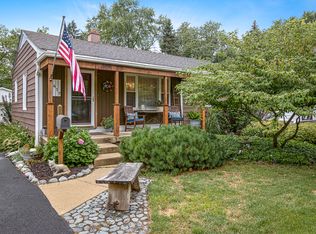 1417 S 6th St, St Charles, IL 60174