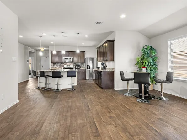 1711 Martin Spring Ln, Rosenberg, TX 77469