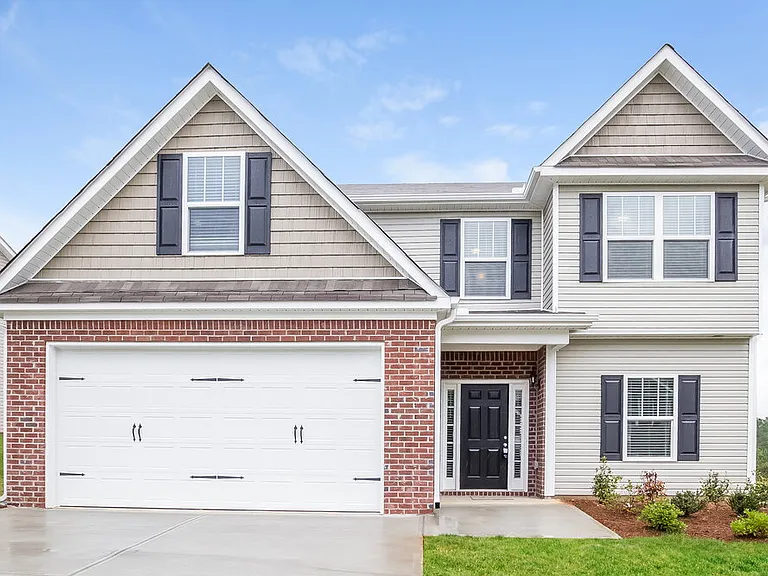 601 Fieldcrest Dr — Photo 1