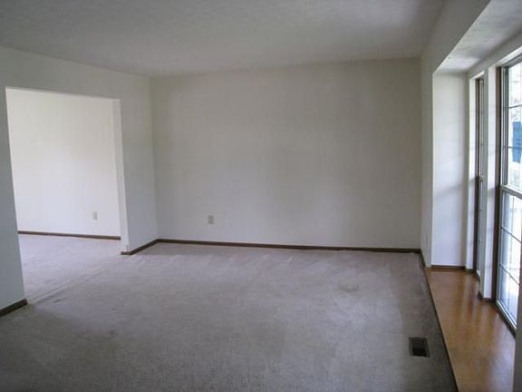2nd image of 5492 Forest Glen Dr
