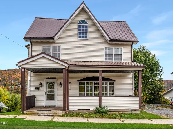 2122 Adams Ave, Tyrone, PA 16686