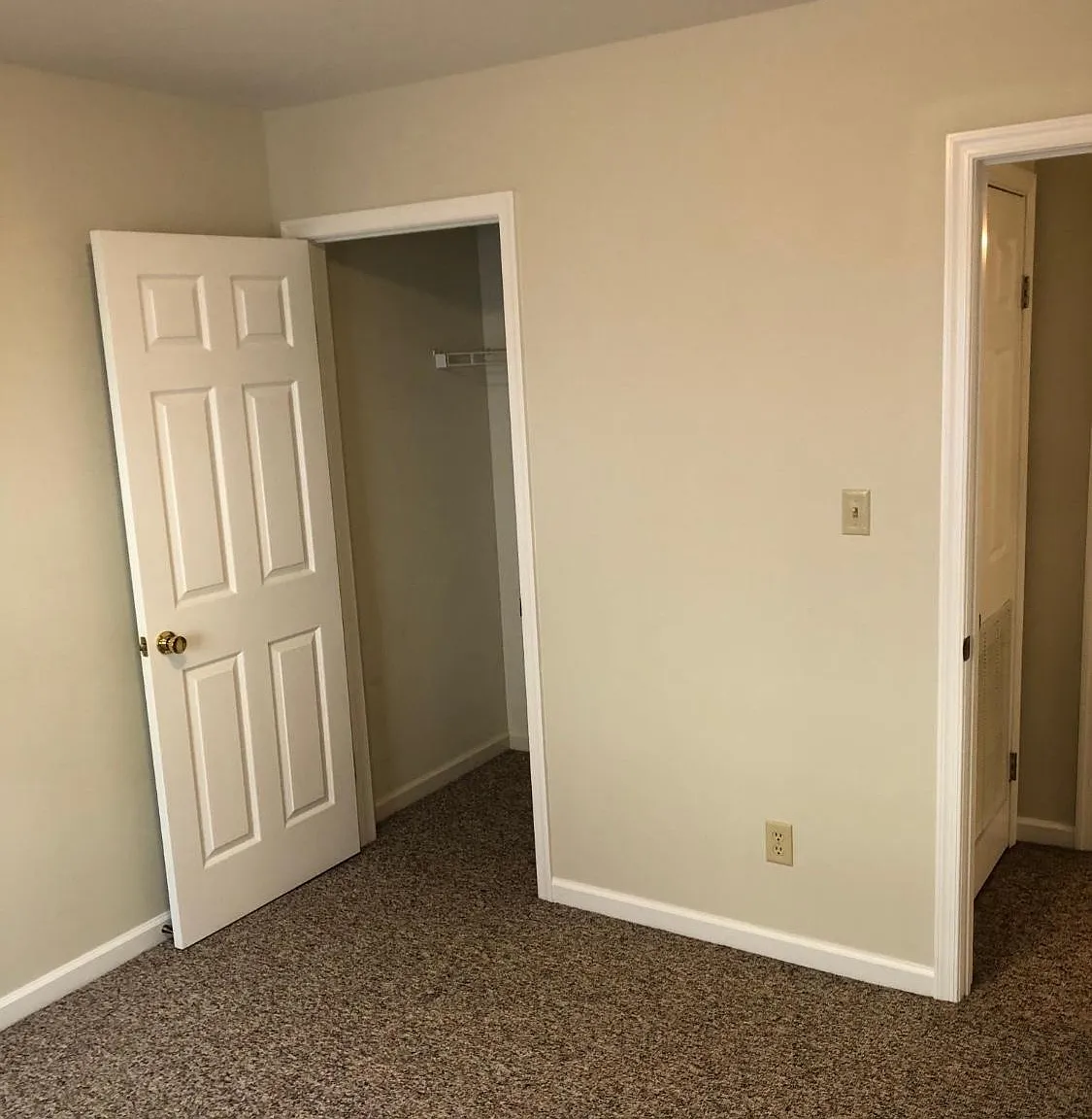 185 S Coldbrook Ave — Photo 4