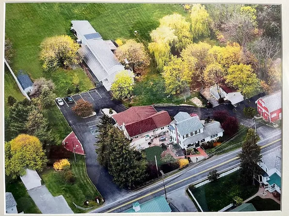 575 Jacobsburg Rd, Nazareth, PA 18064