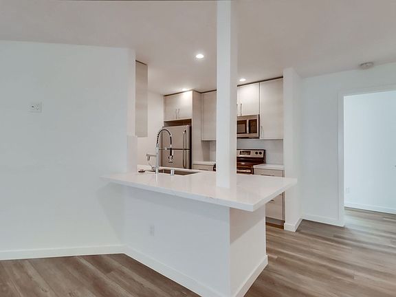 5th image of 4633 30th St APT 2