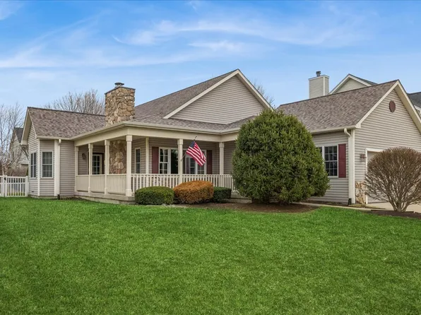 1774 Briggs St, Sycamore, IL 60178