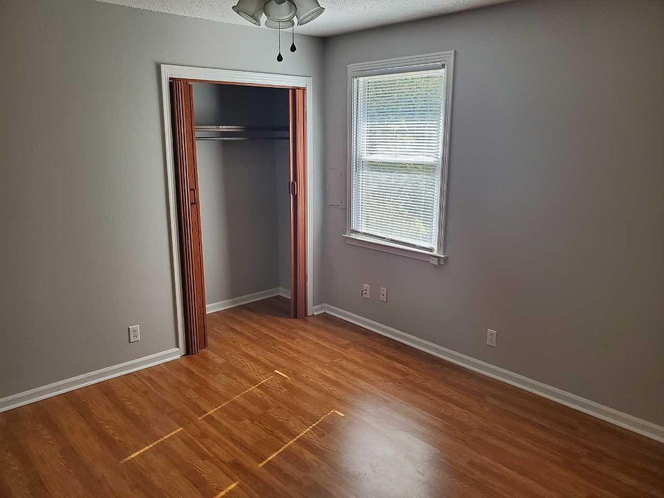 2nd image of 1524 Paradise Hill Rd APT A