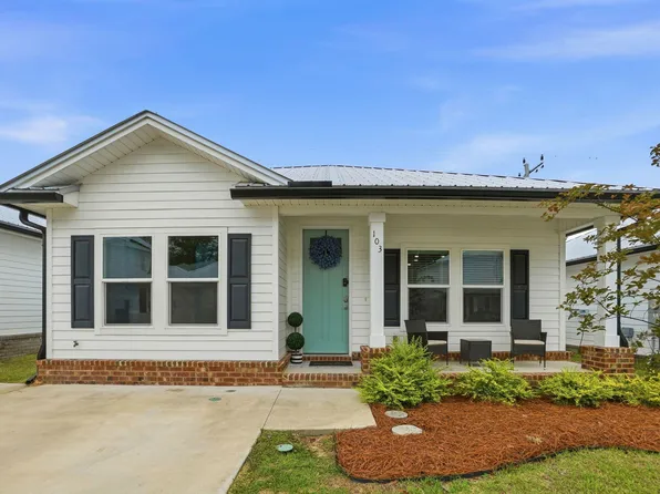 103 Penny Ln, Valparaiso, FL 32580