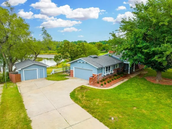 18 S Lakeview Dr, Goddard, KS 67052