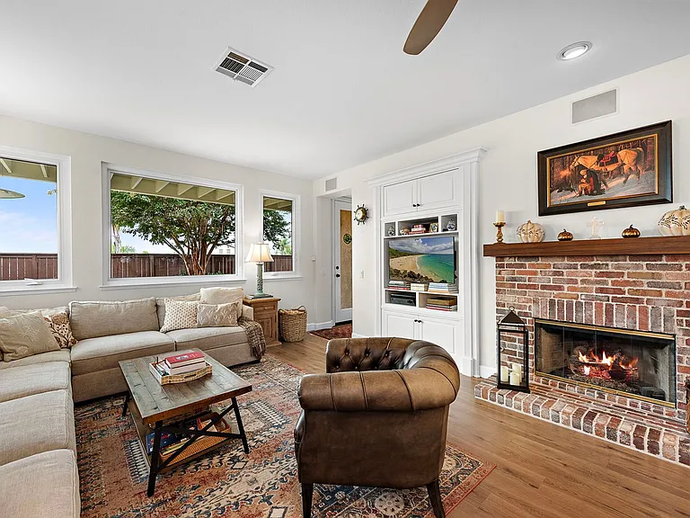 1785 Clover Tree Ct — Photo 8