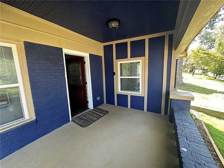 557 Chappell Rd NW — Photo 2
