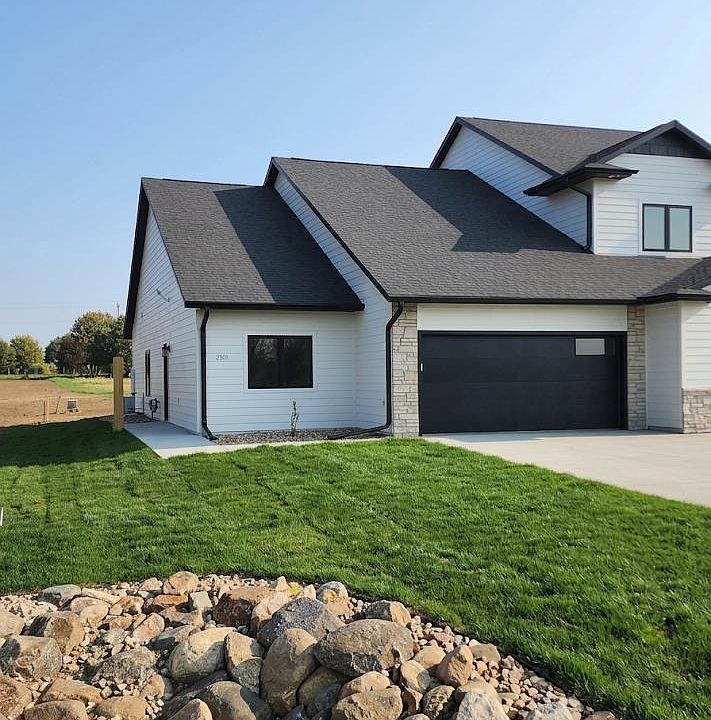 1st image of 2901 Jenny Cir