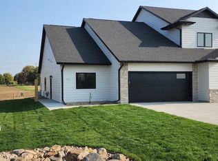 2901 Jenny Cir, Yankton, SD 57078