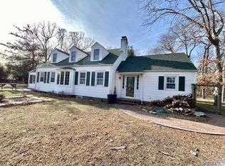 20 Elder Rd, Islip, NY 11751