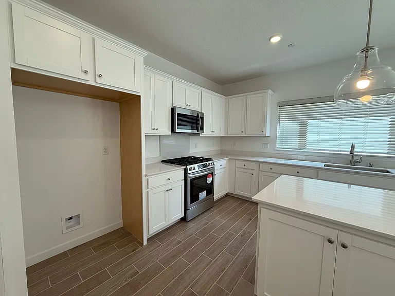 1036 Fruitwood Ave — Photo 15
