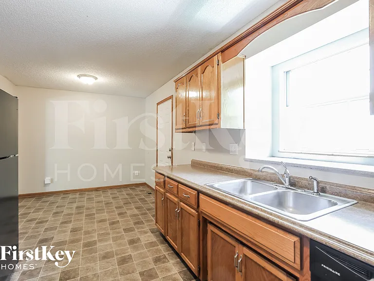 211 Apple Blossom Ln — Photo 6