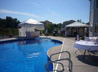 6870 Sussex Ln, Shakopee, MN 55379