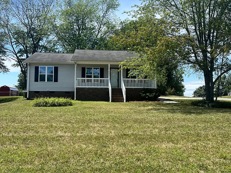 202 Pulliam St — Photo 1