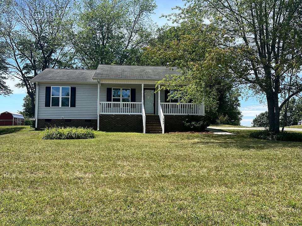 1st image of 202 Pulliam St
