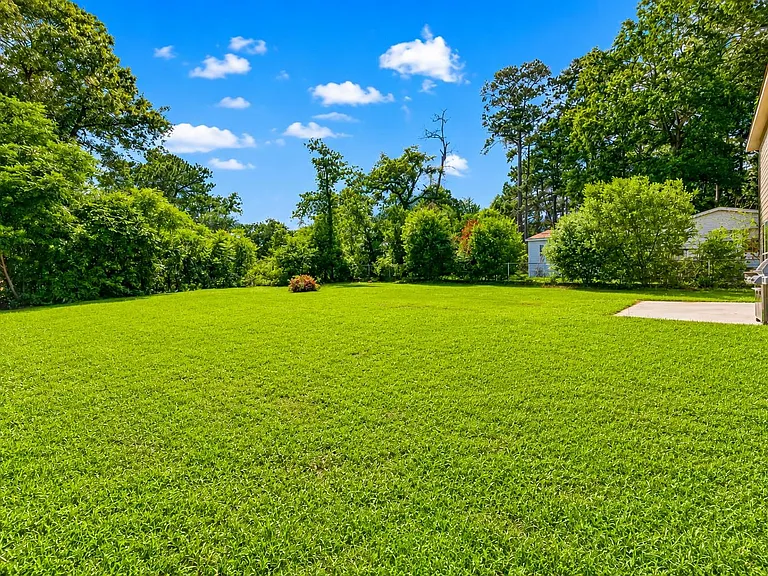 12789 Royal West Dr — Photo 28