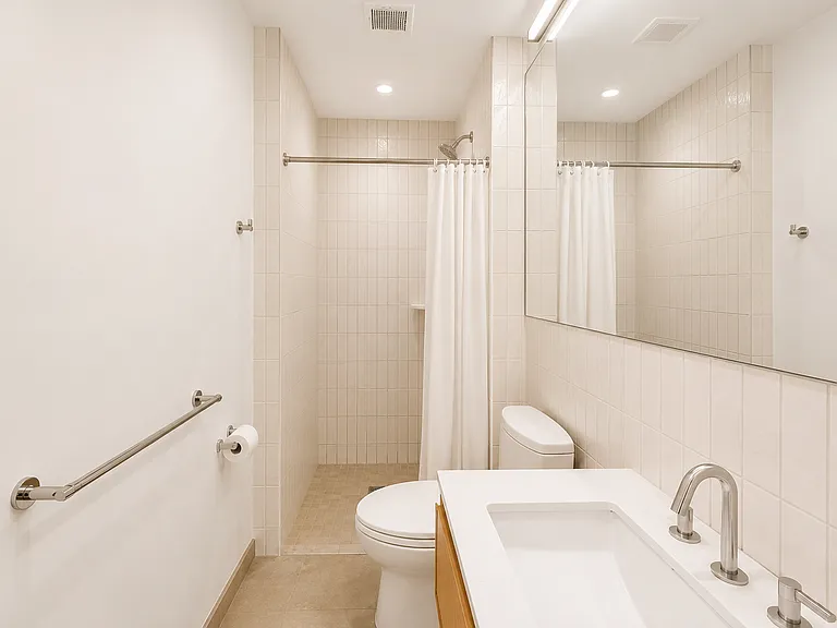 10-25 Jackson Ave #10A — Photo 5