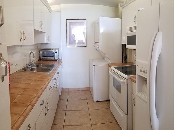 4th image of 5401 Collins Ave APT 230