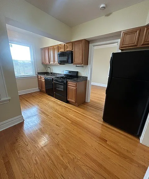 4514 W Wellington Ave #2S — Photo 2