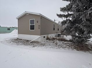 409 5th Ave SW, Stanley, ND 58784