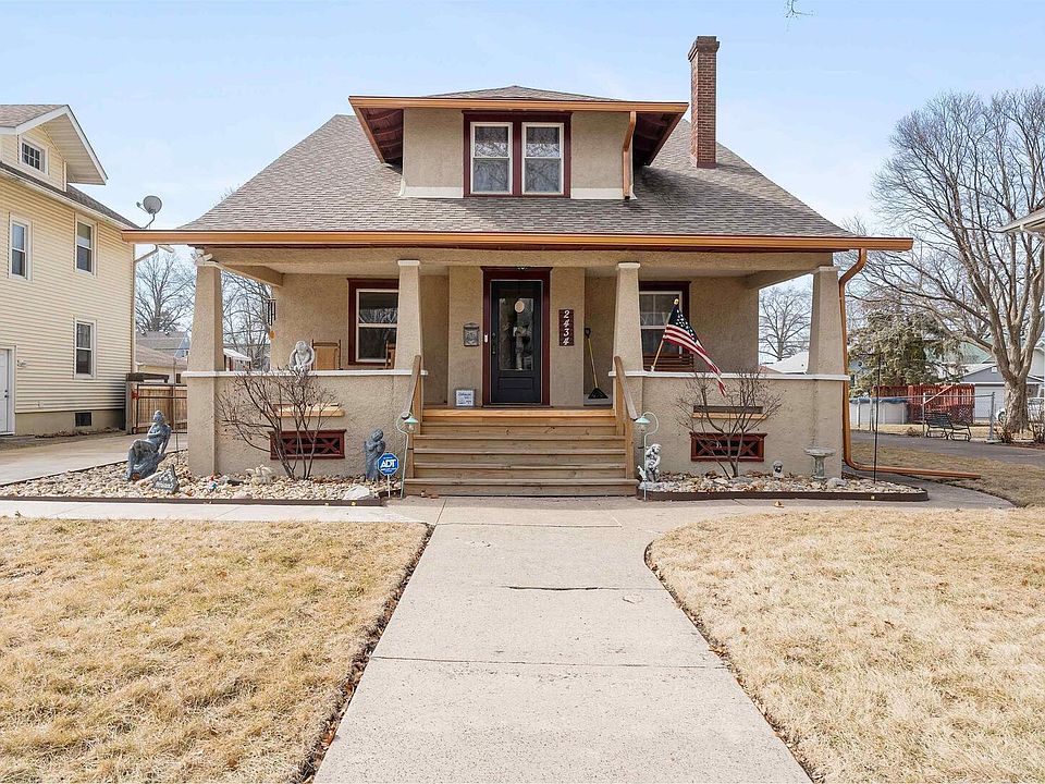 1st image of 2434 Arlington Ave