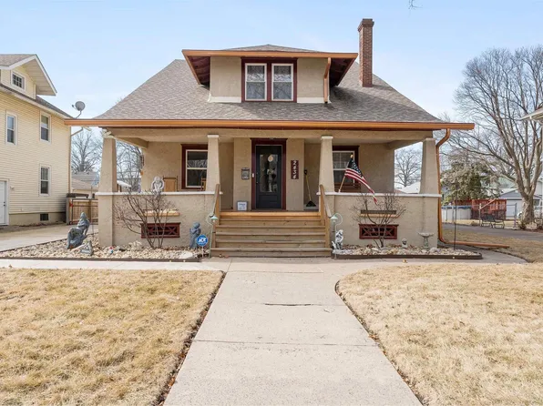 2434 Arlington Ave, Davenport, IA 52803