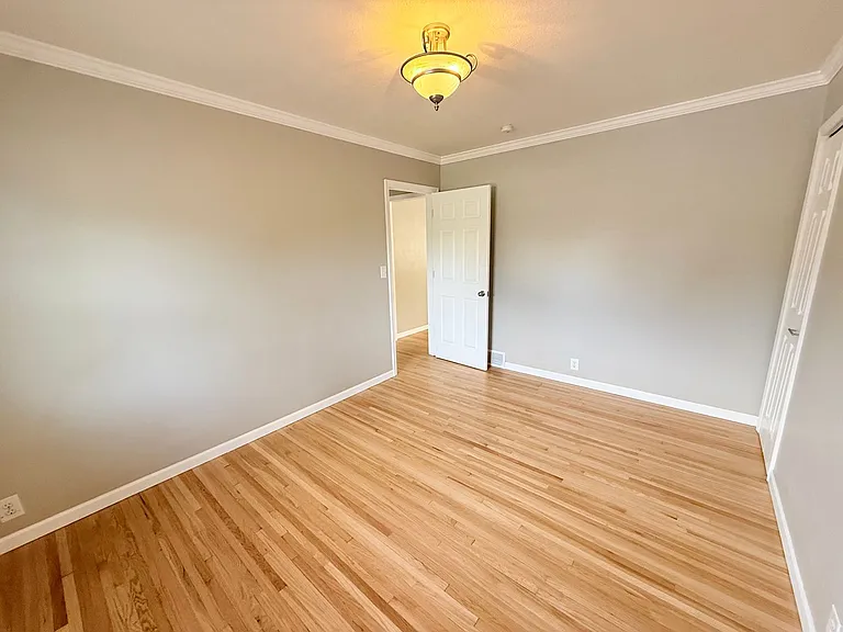 2204 7th St S — Photo 11