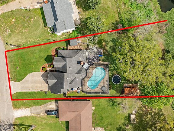 3rd image of 100 Van Winkle St