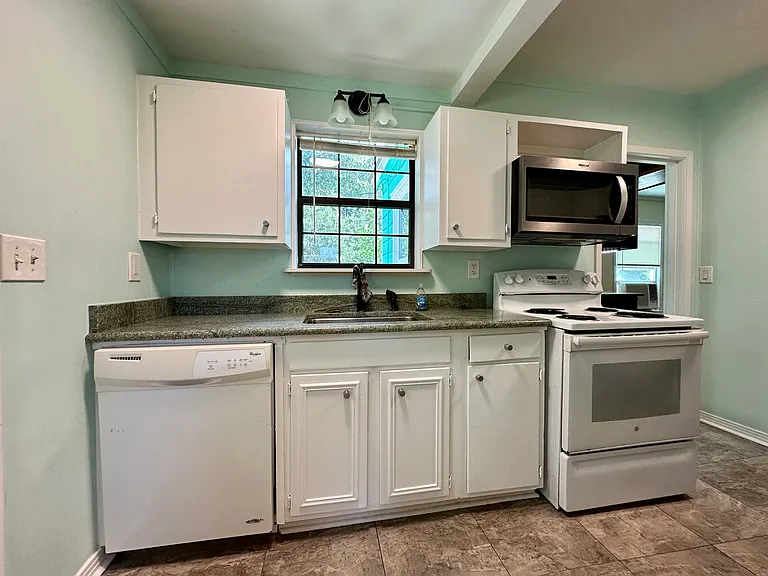219 NW Gilliland Rd — Photo 16