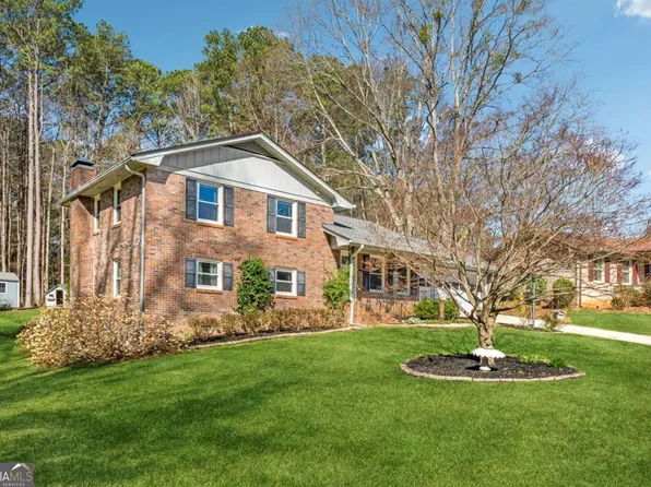 5129 Valley Forge Rd, Stone Mountain, GA 30087