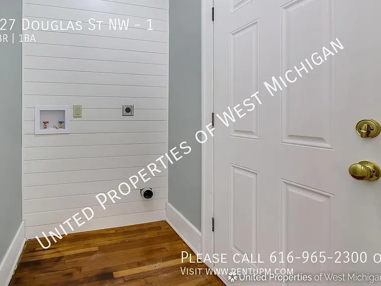827 Douglas St NW #1 — Photo 16