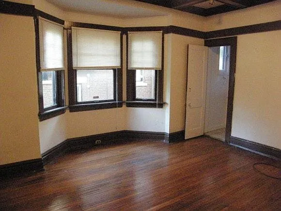 8 bed, 2.5 bath, 2638 sqft, $6,500 — Photo 4