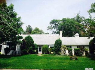 90 Birch Ln, Woodmere, NY 11598