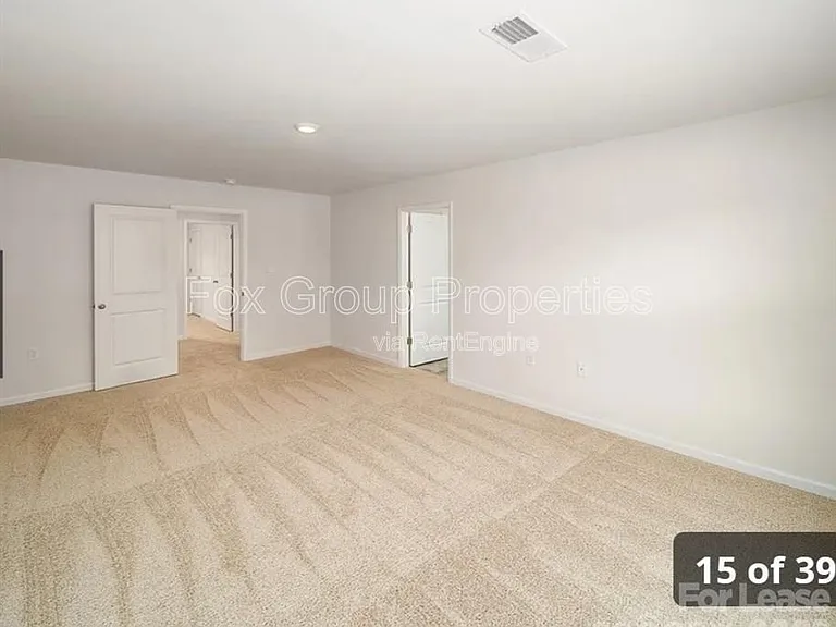 132 Scotsway Ct — Photo 13