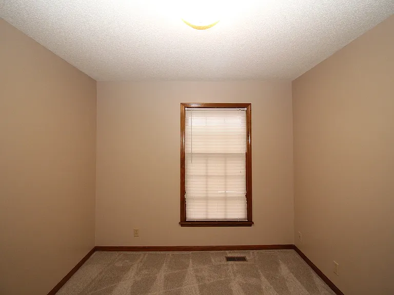 11616 Oakmont St — Photo 10