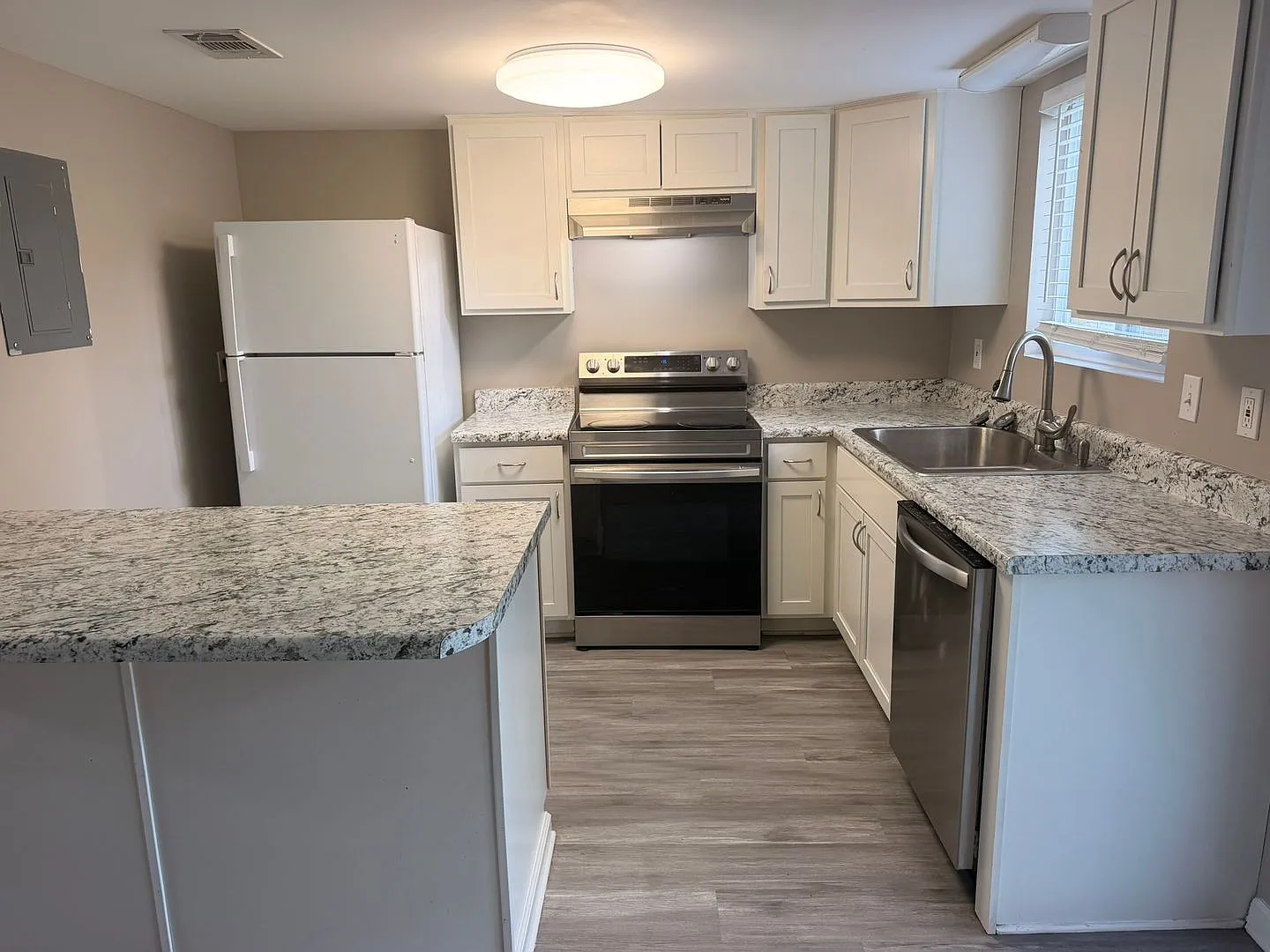 2916 Sequoia Ave. — Photo 4