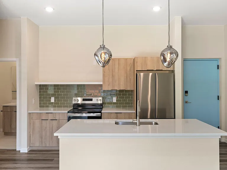 810 S Weber St — Photo 1
