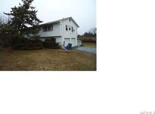 2 Concord Dr, Monsey, NY 10952