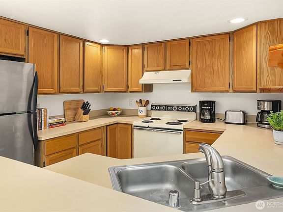 5th image of 118 SW 116th Street #D32