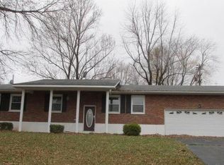 215 Lakeview Dr, Elsberry, MO 63343
