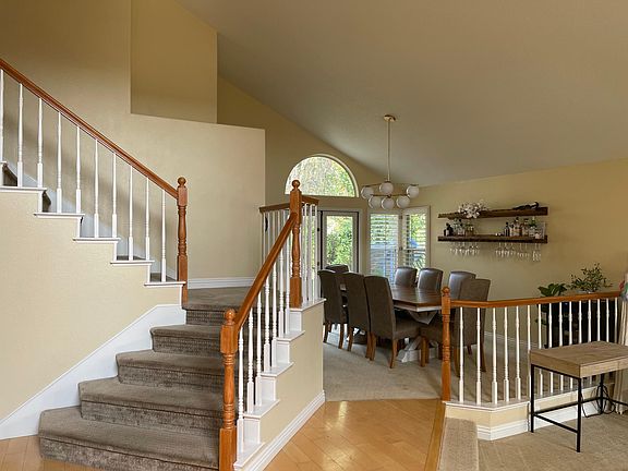 4th image of 32503 Carrie Pl