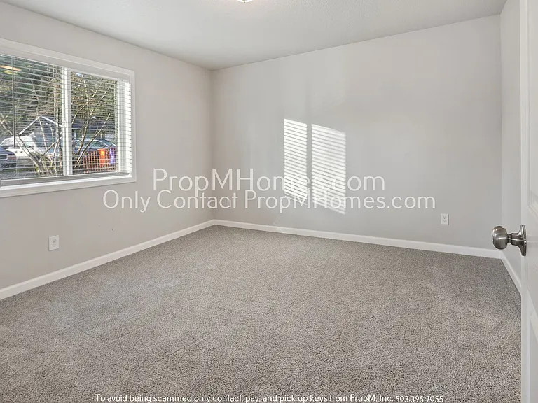 15559 NE Glisan St — Photo 7