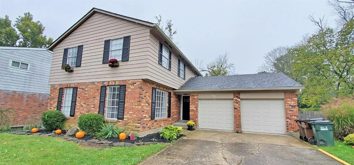 1094 Peachtree Ct photo 1