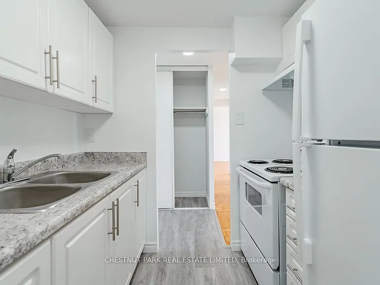 1060 Caven St #202 — Photo 5