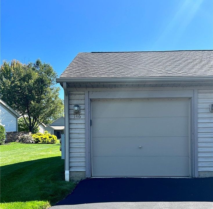 1st image of 146 Lakeshore Dr